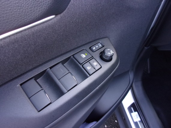 TOYOTA YARIS CROSS YARIS CROSS BLANCHE-009.jpg